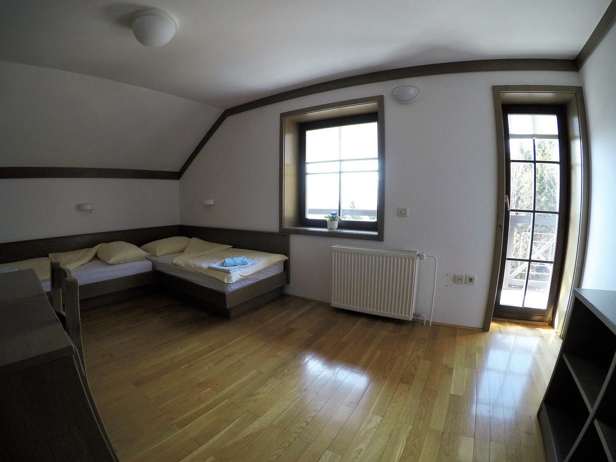 Karami Mountainhouse Bed & Breakfast Tržič Eksteriør bilde