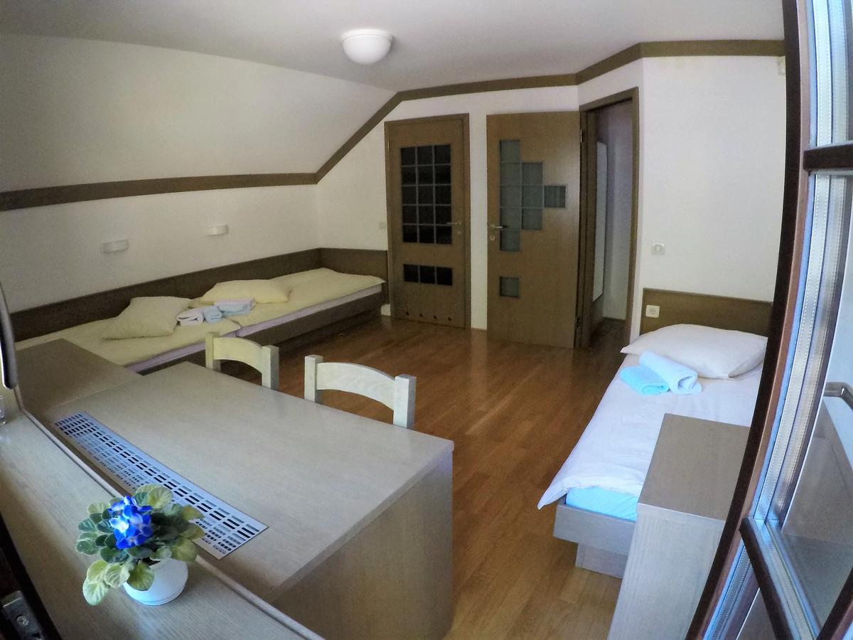 Karami Mountainhouse Bed & Breakfast Tržič Eksteriør bilde