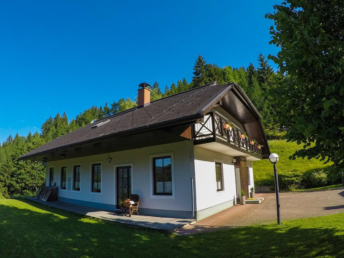 Karami Mountainhouse Bed & Breakfast Tržič Eksteriør bilde